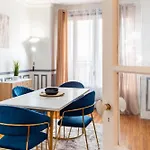 Elegant Haussmannian-style In I Balcony And Views, Close To Metro, Parking Available Apartment