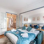 Apartment Elegant Haussmannian-style In I Balcony And Views, Close To Metro, Parking Available *