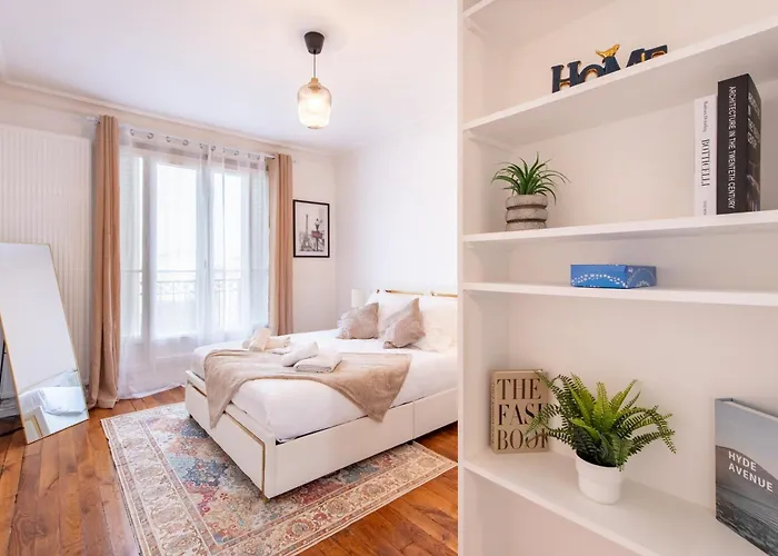 Διαμέρισμα Elegant Haussmannian-style In I Balcony And Views, Close To Metro, Parking Available Παρίσι