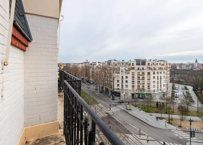 Διαμέρισμα Elegant Haussmannian-style In I Balcony And Views, Close To Metro, Parking Available